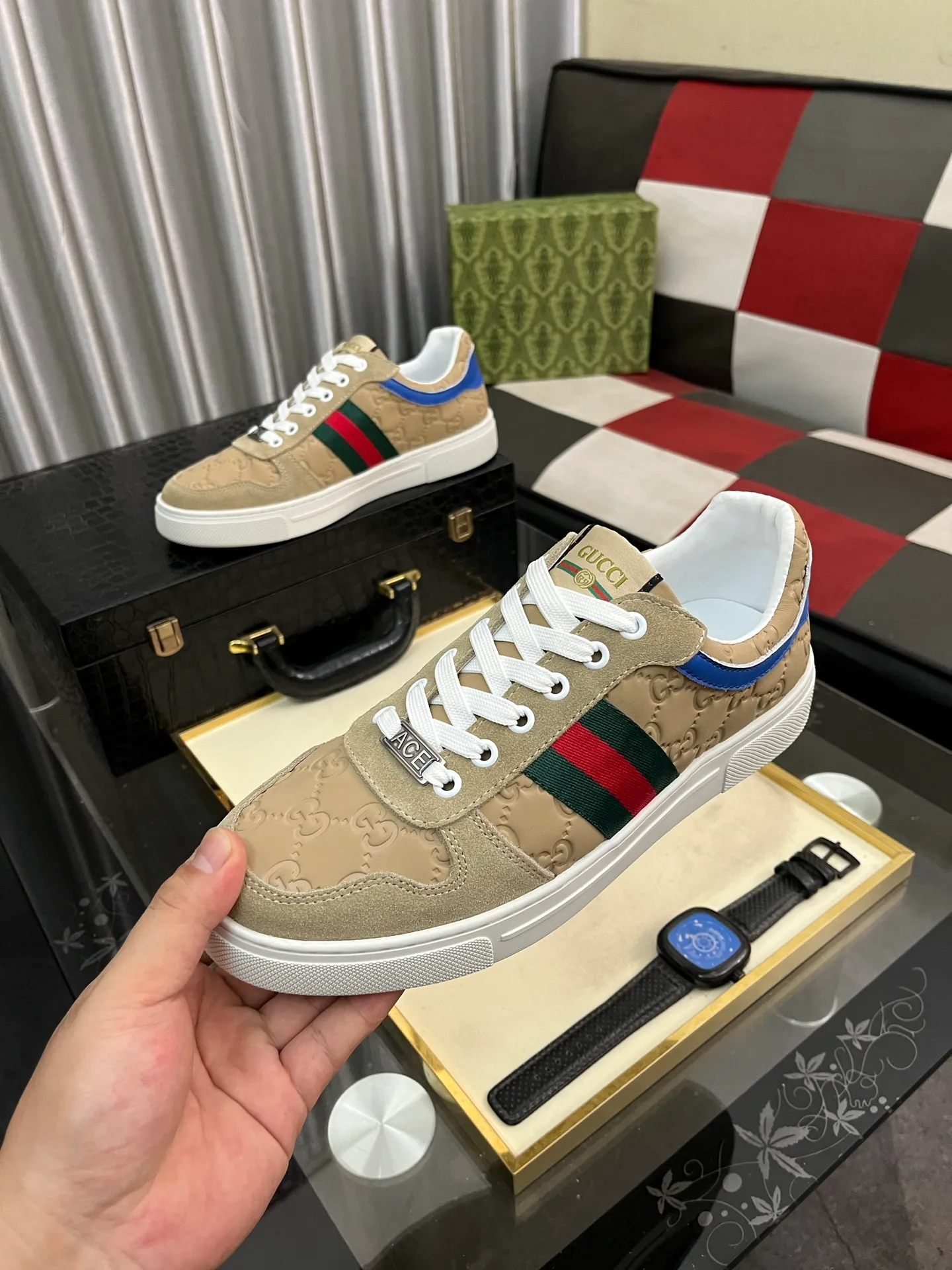 Men's Men's Shoes💰440⌚️⌚️【GUCCI】Gucci men's latest white shoe series casual shoes! The official website is built 1:1. Upper: Made of imported cowhide, with electric embroidery ➕Inner lining: Made of high-quality first-layer pigskin, soft and comfortable. Picky material selection and exquisite workmanship give you the best enjoyment. Size: 38-44 yards, 3️⃣ colors available.